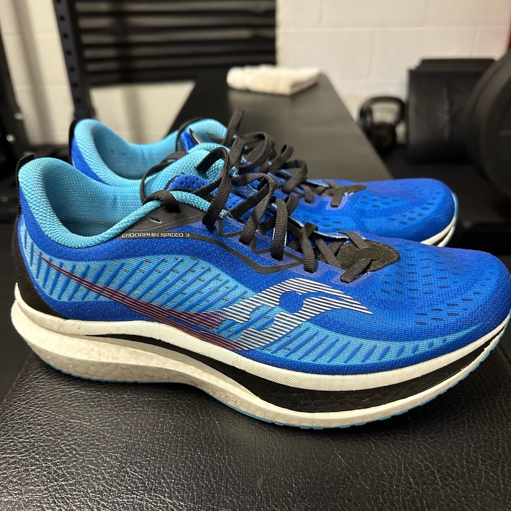 Men’s Size 10.5 Saucony Endorphin Speed 2